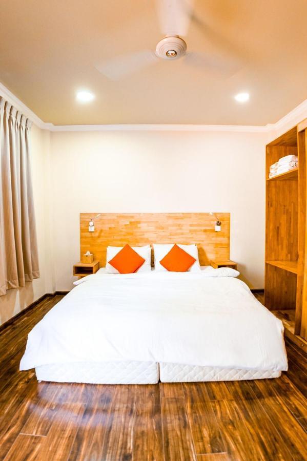 Hotel Water Seven остров Маафуши Екстериор снимка